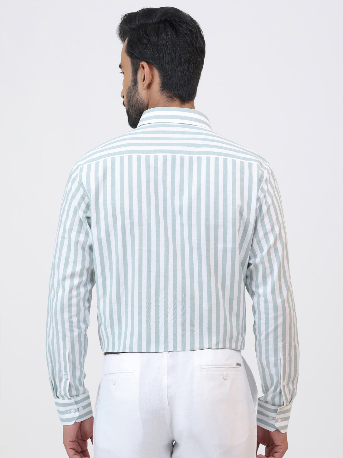 Cool Pearl Stripe Shirt in 100% cotton with a tailored fit and long sleeves.
